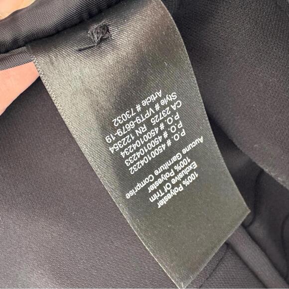 Elegant Black Women's Capris - Picture 9 of 9